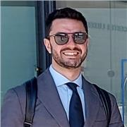 Dottorando in procedura penale, laureato con 110 L/110, impartisce lezioni di diritto, con preferenza per le materia penalistiche